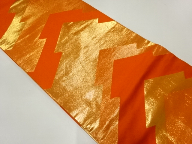 松皮菱模様織出し丸帯